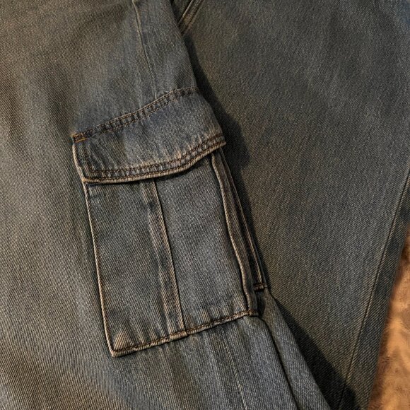 Old Navy Sky Hi Wide Leg Cargo Jeans - Picture 4 of 10